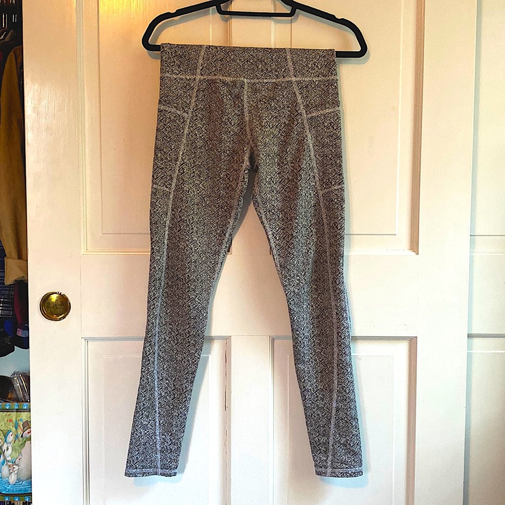 Champion athletic leggings with pockets